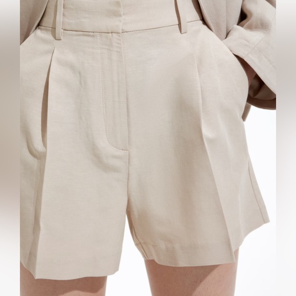 Women's Cream Linen Blend High Waisted Shorts - Picture 4 of 8